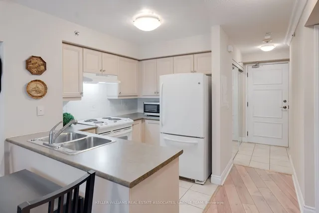 Additional image 10 of 3 Marine Parade Dr Unit 405