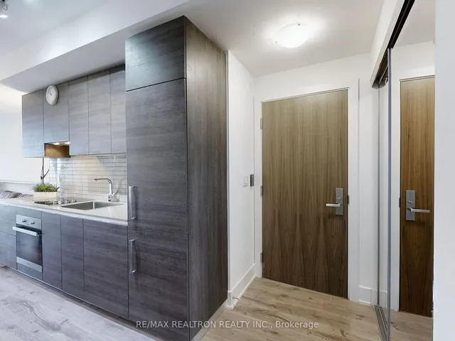 Additional image 30 of 200 Bloor St Unit 2007