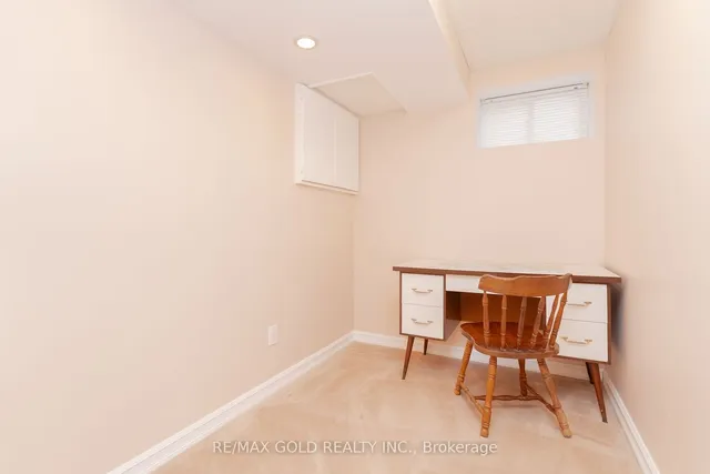 Additional image 33 of 34 Dearbourne Blvd