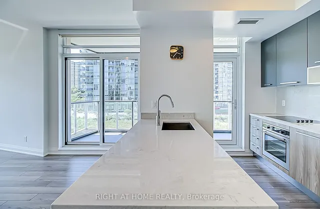 Additional image 10 of 36 Park Lawn Rd Unit 305