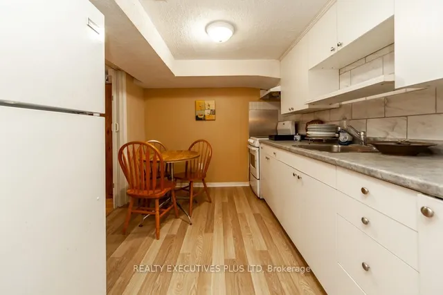 Additional image 13 of 46 Lorraine Cres