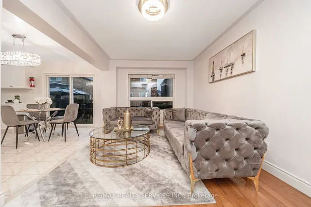 Additional image 11 of 77 Crown Victoria Dr