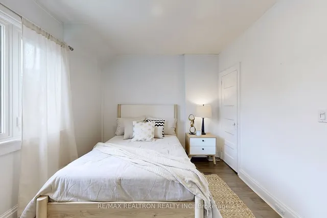 Additional image 21 of 1578 Dundas St