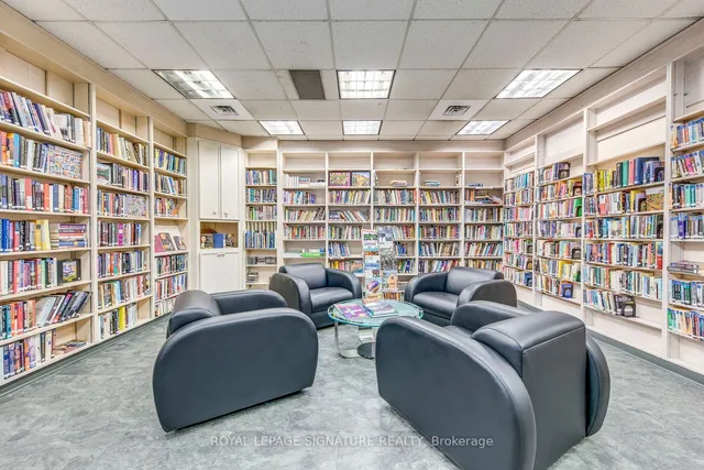 Additional image 31 of 77 Harbour Sq Unit 2207