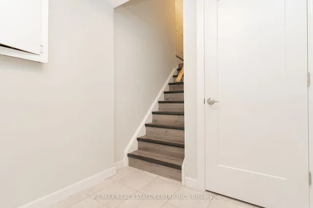 Additional image 24 of 3 Candy Cres