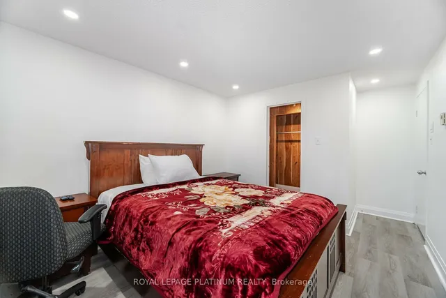 Additional image 18 of 3 Hollyhedge Crt