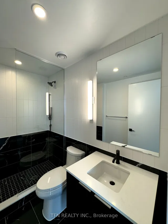 Additional image 19 of 327 King St Unit 4105