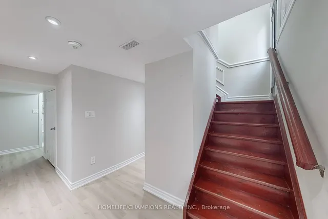 Additional image 27 of 896 Kennedy Rd