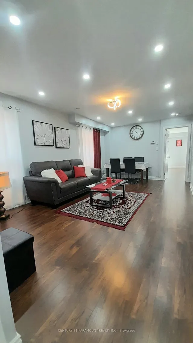 Additional image 3 of 42 Four Seasons Circ