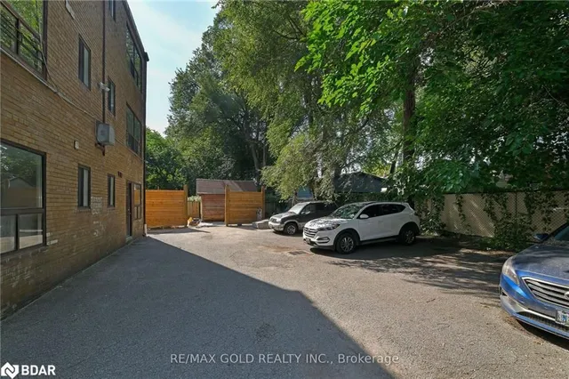 Additional image 16 of 156 Barrington Ave