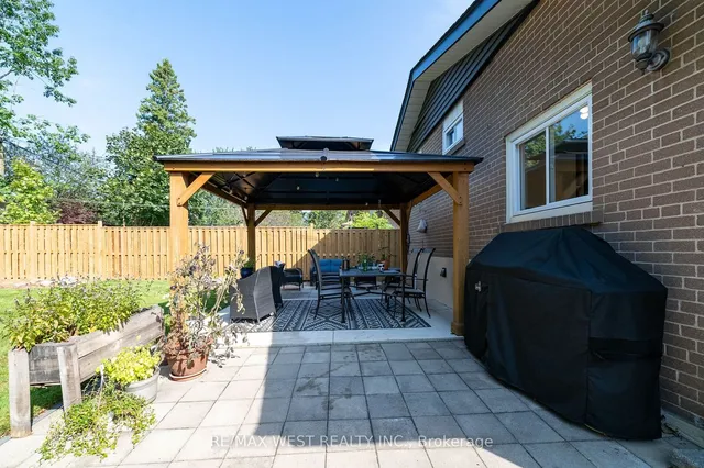 Additional image 24 of 10 Rowallan Dr