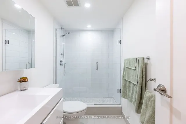 Additional image 22 of 45 Southport St Unit 212