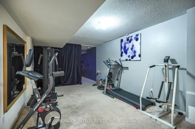 Additional image 36 of 102 Commodore Dr