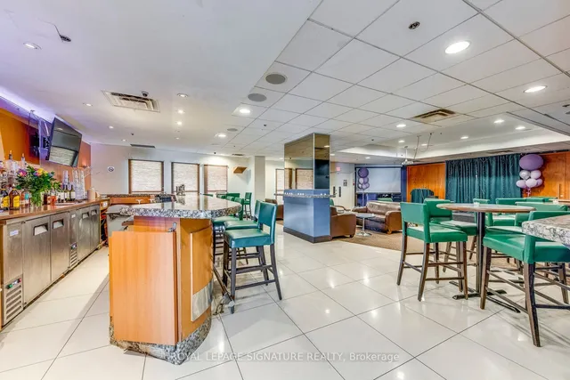 Additional image 28 of 77 Harbour Sq Unit 2207