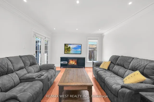 Additional image 16 of 34 Lorraine Cres