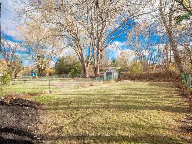 Additional image 38 of 33 Syracuse Cres