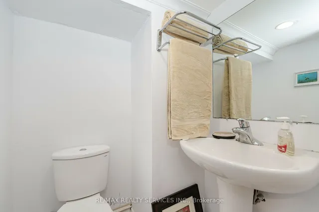 Additional image 34 of 73 Wellington St