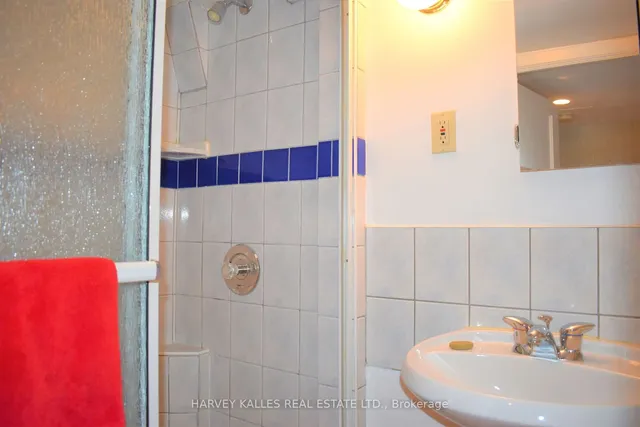 Additional image 18 of 85 Yonge Blvd