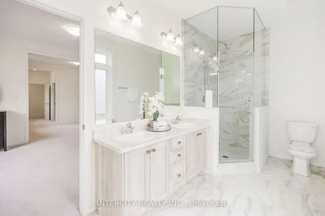 Additional image 24 of 54 Moorcroft Pl