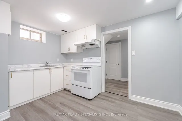 Additional image 27 of 18 Sanford Cres