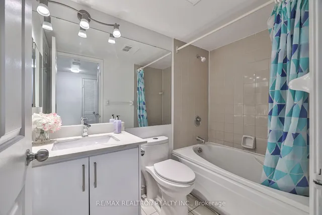 Additional image 27 of 44 Gerrard St Unit 811