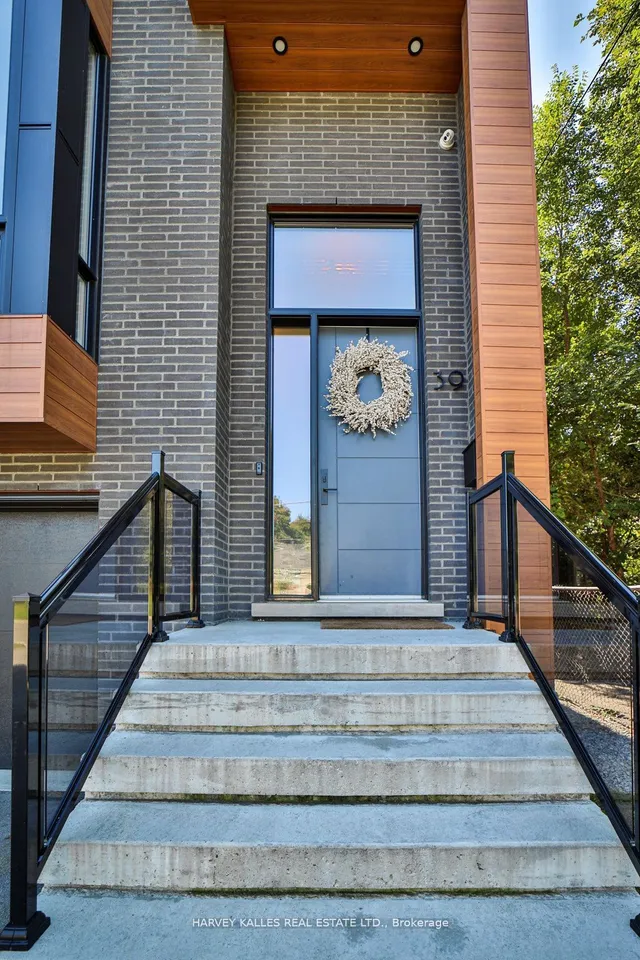 Additional image 3 of 39 Marquette Ave