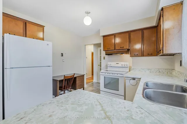 Additional image 11 of 82 Terra Cotta Cres