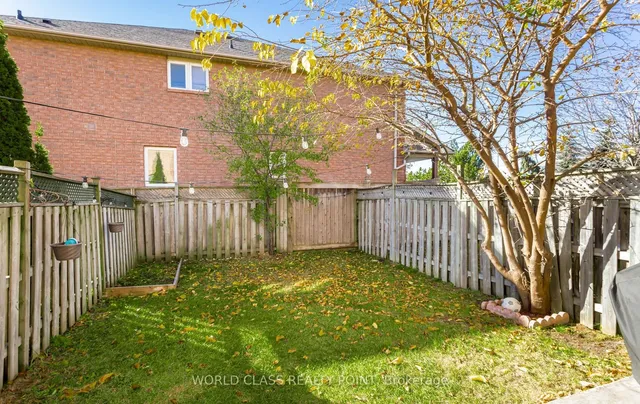 Additional image 39 of 17 Manett Cres