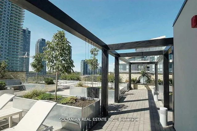 Additional image 37 of 59 Annie Craig Dr Unit PH3604