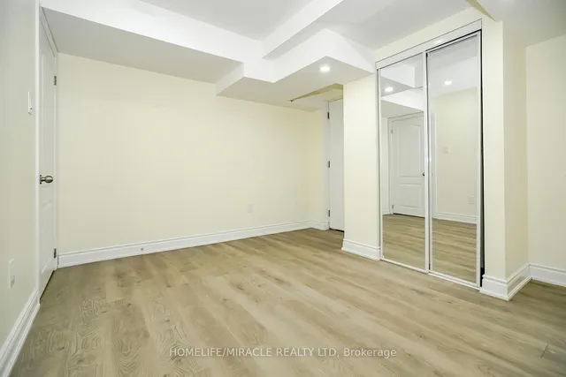 Additional image 37 of 31 Saint Dennis Rd