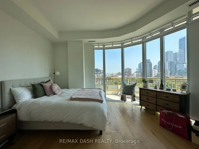 Additional image 27 of 151 Avenue Rd Unit 1002