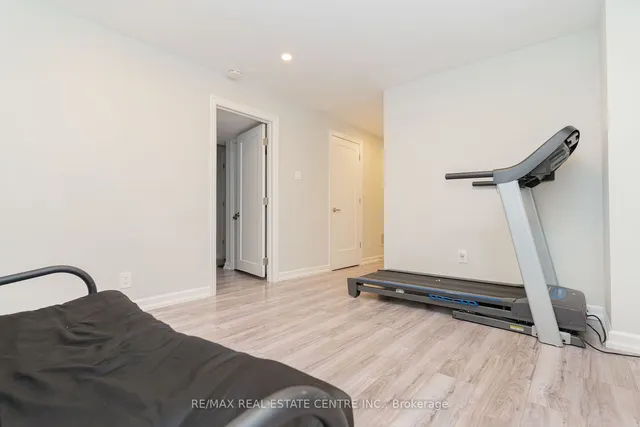 Additional image 31 of 3 Candy Cres