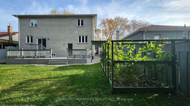 Additional image 39 of 896 Kennedy Rd