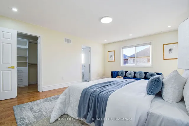 Additional image 23 of 55 Lyndbrook Cres