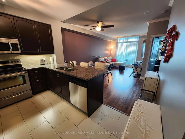 Additional image 8 of 100 John St Unit 1707