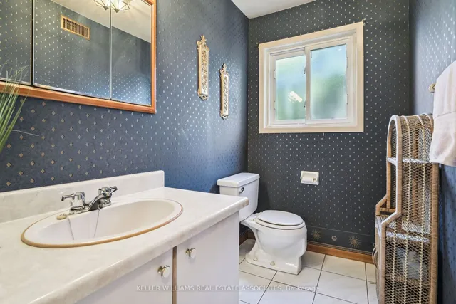 Additional image 29 of 384 Centre St