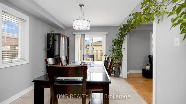 Additional image 12 of 81 Turquoise Cres