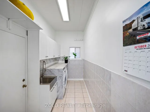 Additional image 26 of 8 Revelstoke Pl