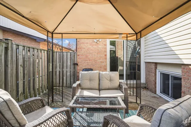 Additional image 32 of 384 Centre St