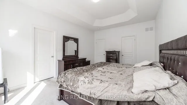 Additional image 36 of 22 Exhibition Cres