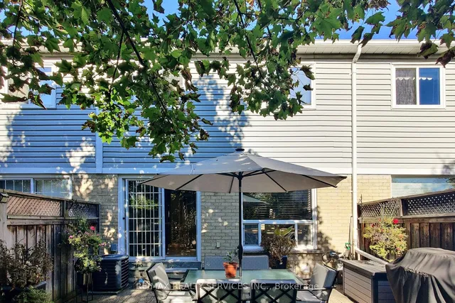 Additional image 31 of 38 Heathcliffe Sq