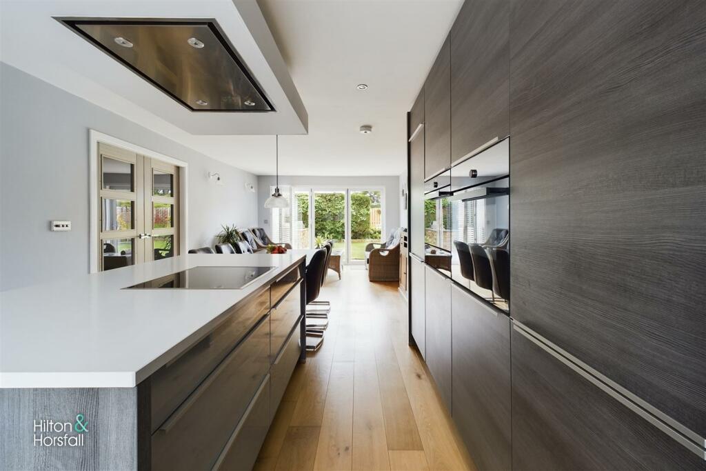 Additional image 10 of Uplands Drive, Fence