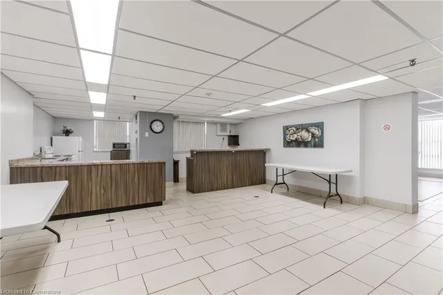 Additional image 34 of 18 Knightsbridge Rd Unit 1704