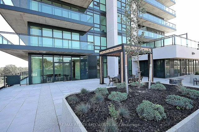 Additional image 36 of 100 John St Unit 1806