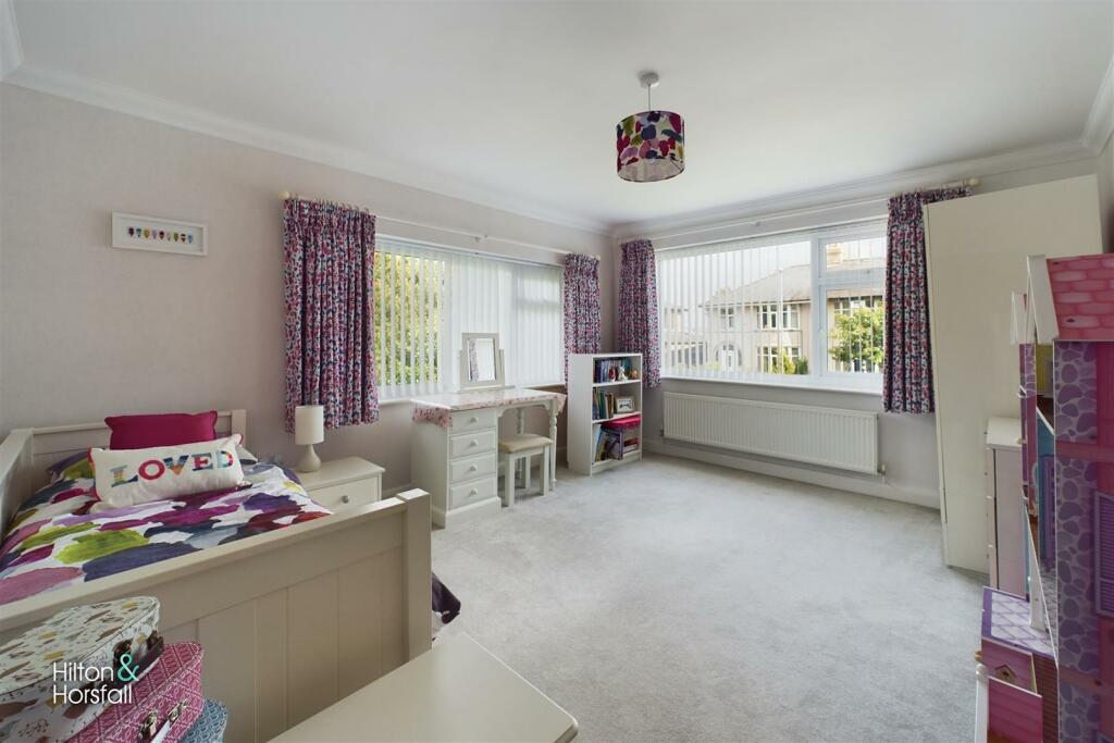 Additional image 16 of Uplands Drive, Fence