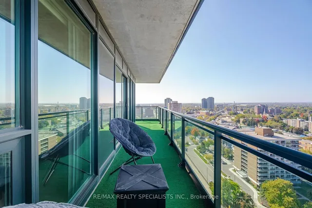 Additional image 22 of 100 John St Unit 1806