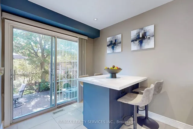 Additional image 10 of 38 Heathcliffe Sq