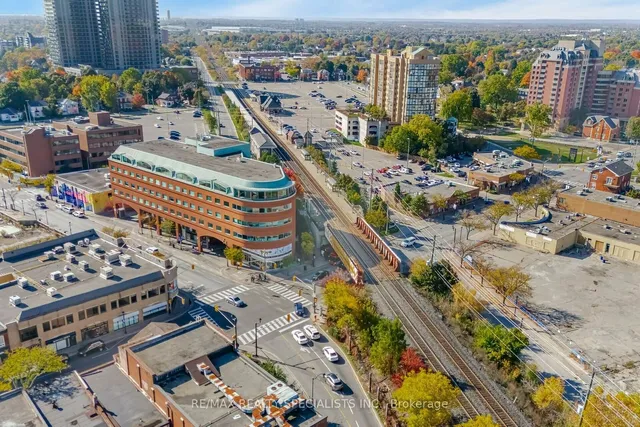 Additional image 38 of 100 John St Unit 1806