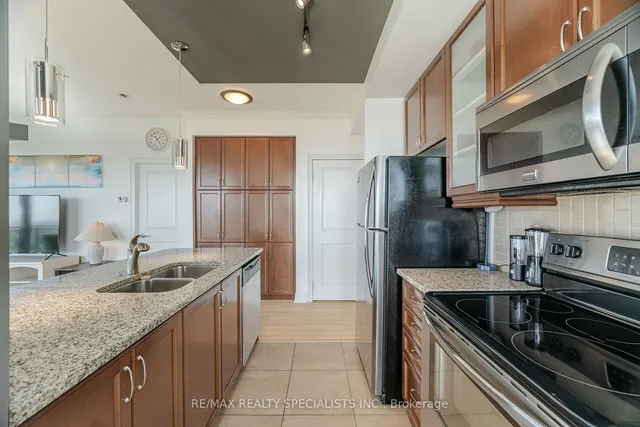 Additional image 9 of 100 John St Unit 1806