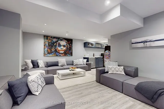 Additional image 25 of 38 Heathcliffe Sq